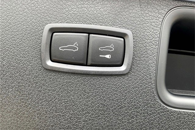 New 2025 Porsche Macan image 21