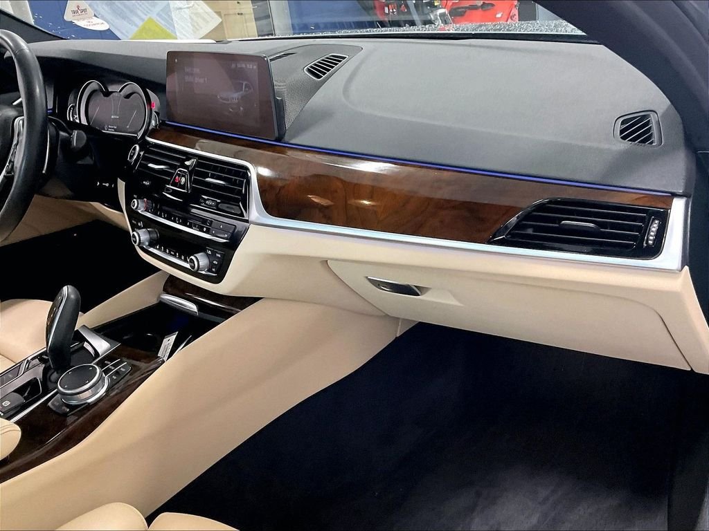 Used 2019 BMW 530e xDrive w/ Convenience Package AWD/4WD image 13
