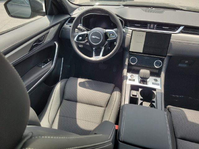 Used 2026 Jaguar F-PACE R-Dynamic S AWD/4WD image 17