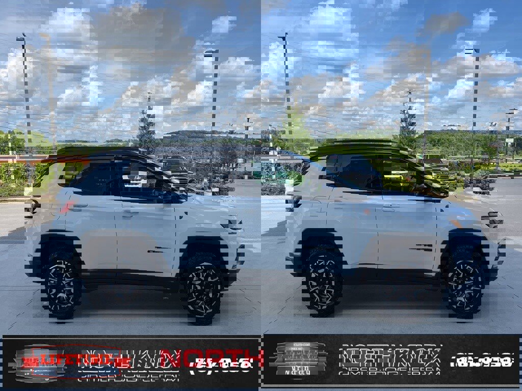 Used 2024 Jeep Compass Trailhawk image 21