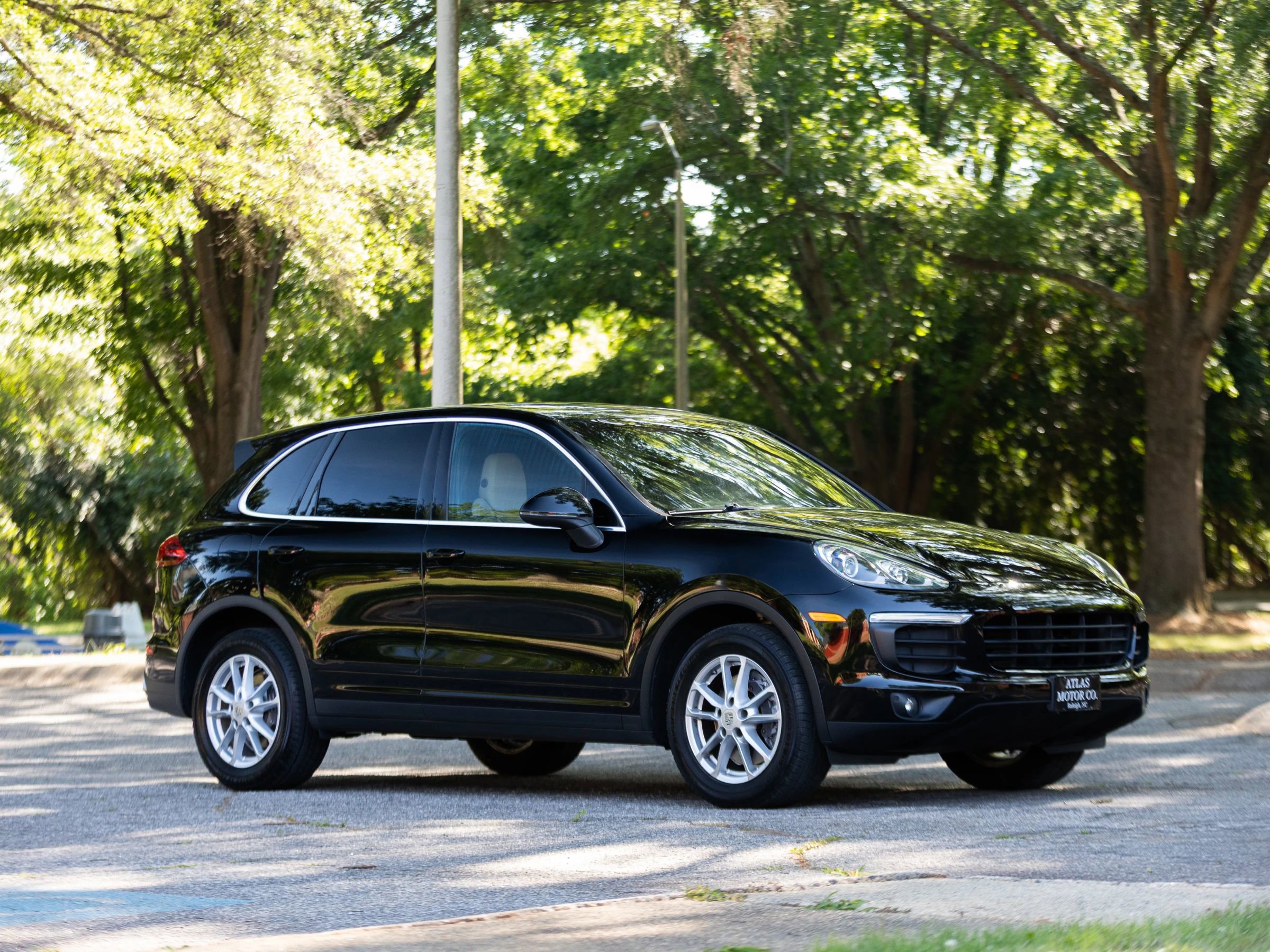 Used 2016 Porsche Cayenne AWD/4WD image 6