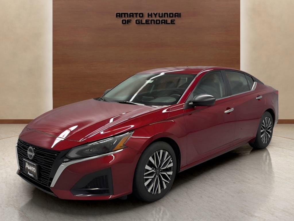 Used 2025 Nissan Altima 2.5 SV FWD image 1