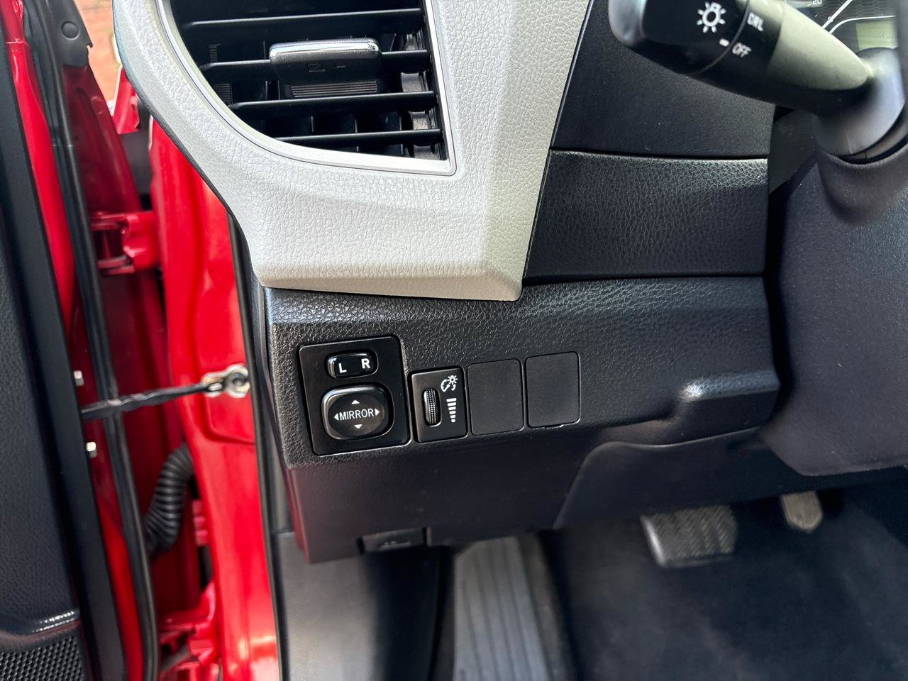 Used 2014 Toyota Corolla LE w/ Body Protection Package FWD image 11