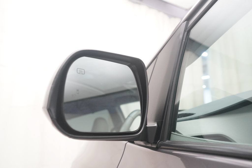 Used 2014 Toyota Sienna XLE FWD image 25