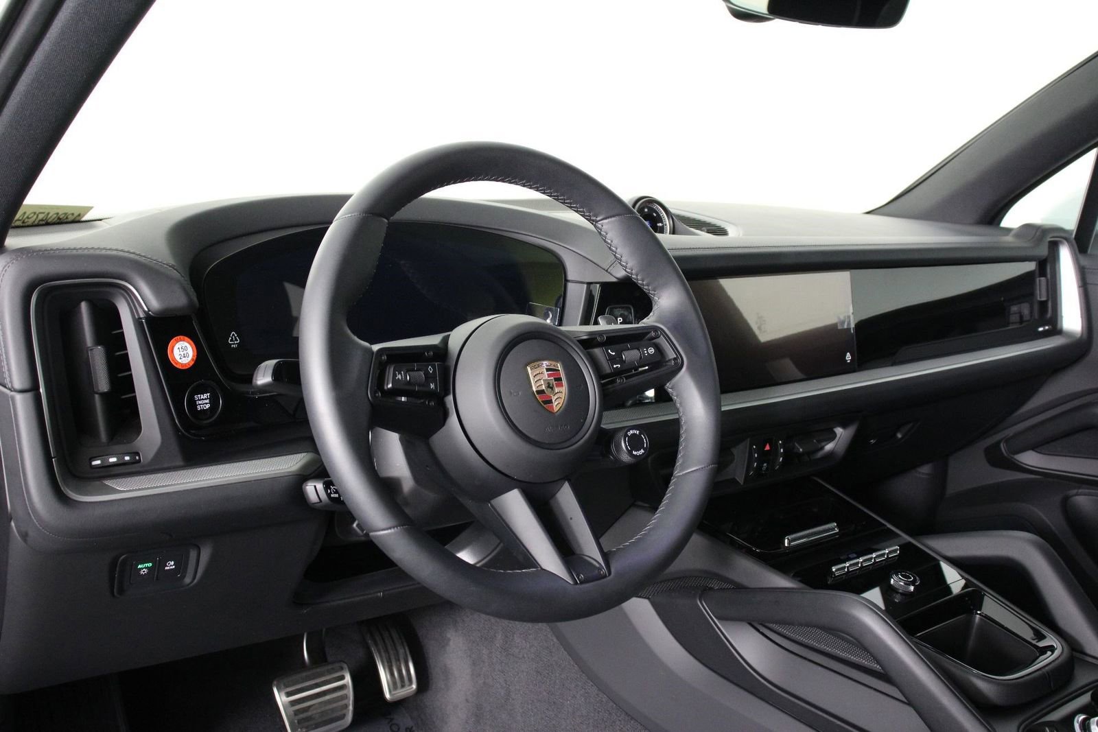 Certified 2025 Porsche Cayenne S image 4