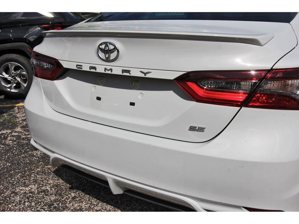 Used 2023 Toyota Camry SE w/ Convenience Package FWD image 5