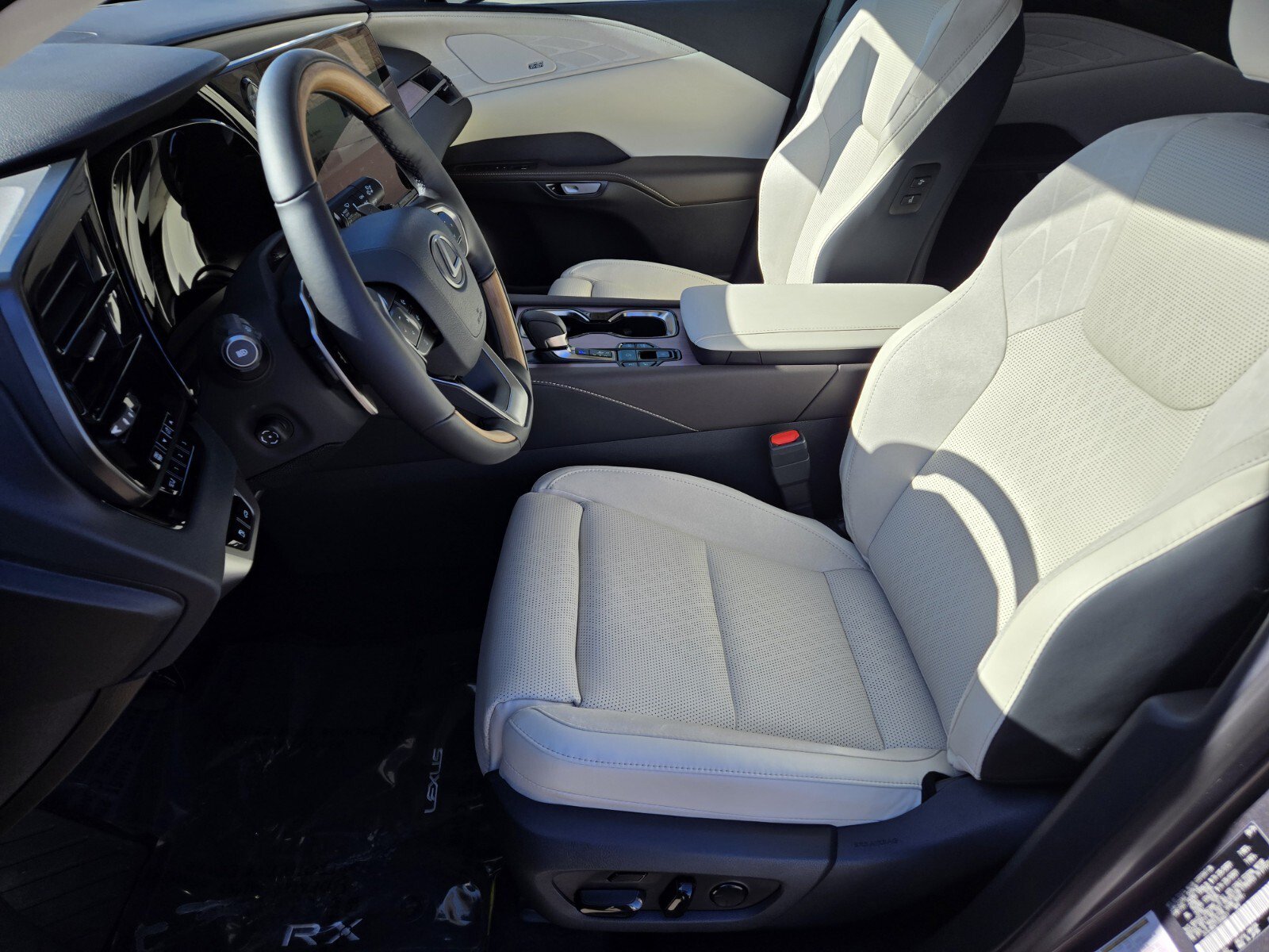 New 2026 Lexus RX 450h AWD image 6