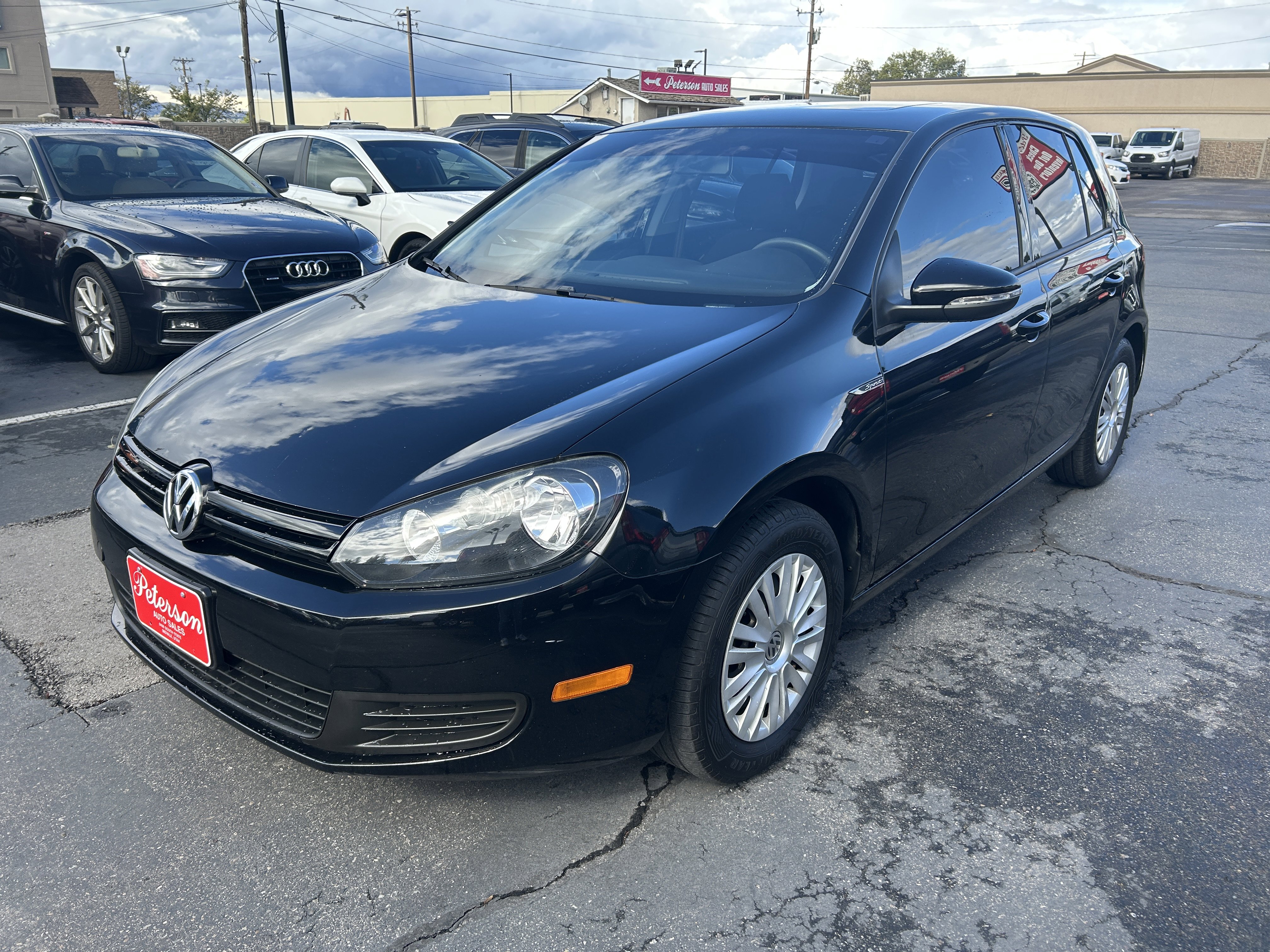 Used 2012 Volkswagen Golf w/ Convenience Package image 2