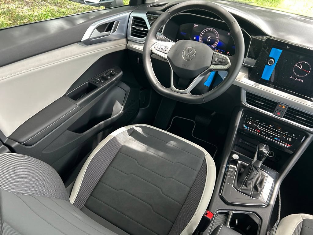 New 2026 Volkswagen Taos SE FWD image 8