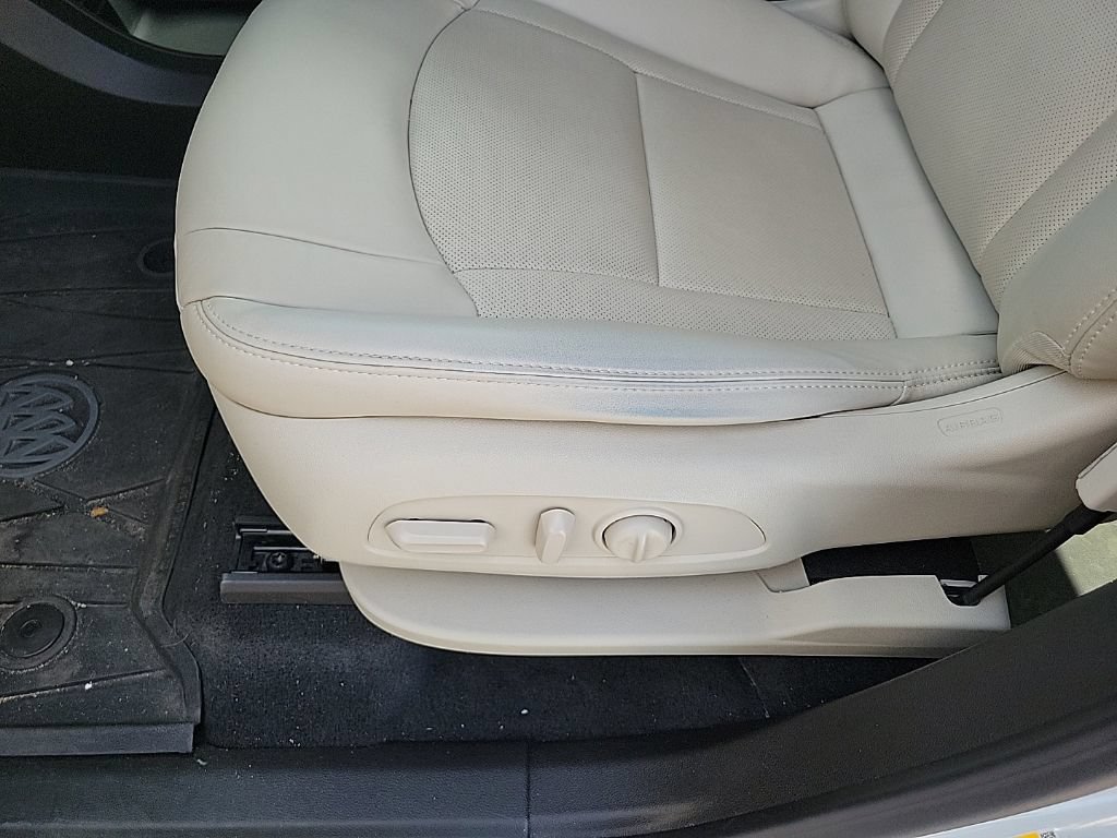 Used 2023 Buick Enclave Essence w/ Experience Buick Package AWD/4WD image 14