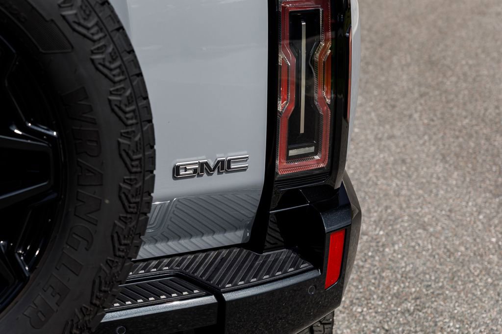 Used 2024 GMC Hummer EV 2X image 49