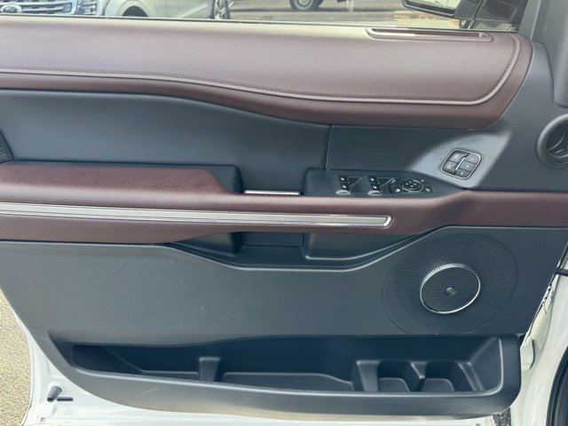 Used 2023 Ford Expedition Max Limited image 16