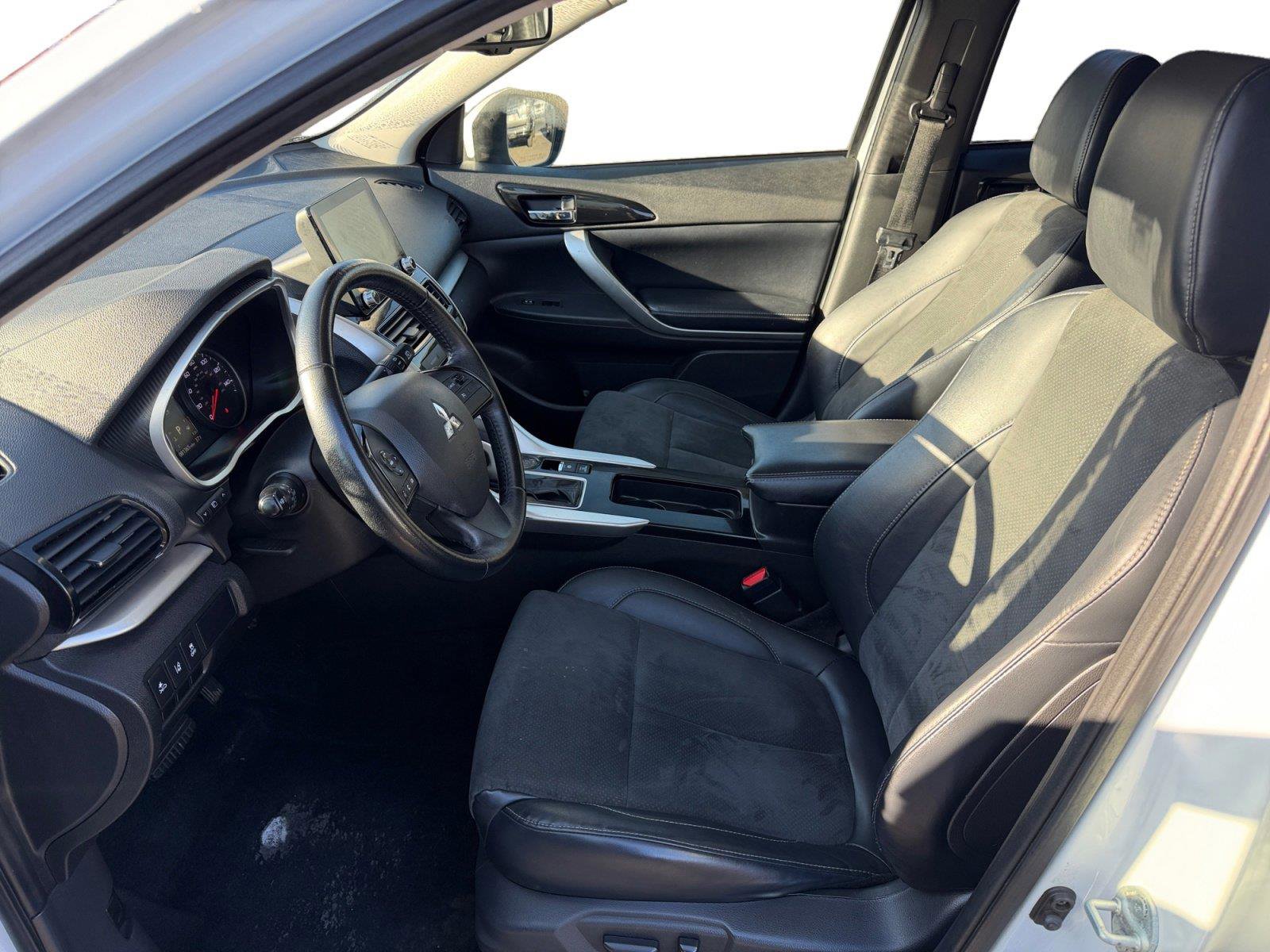 Used 2022 Mitsubishi Eclipse Cross SE image 9