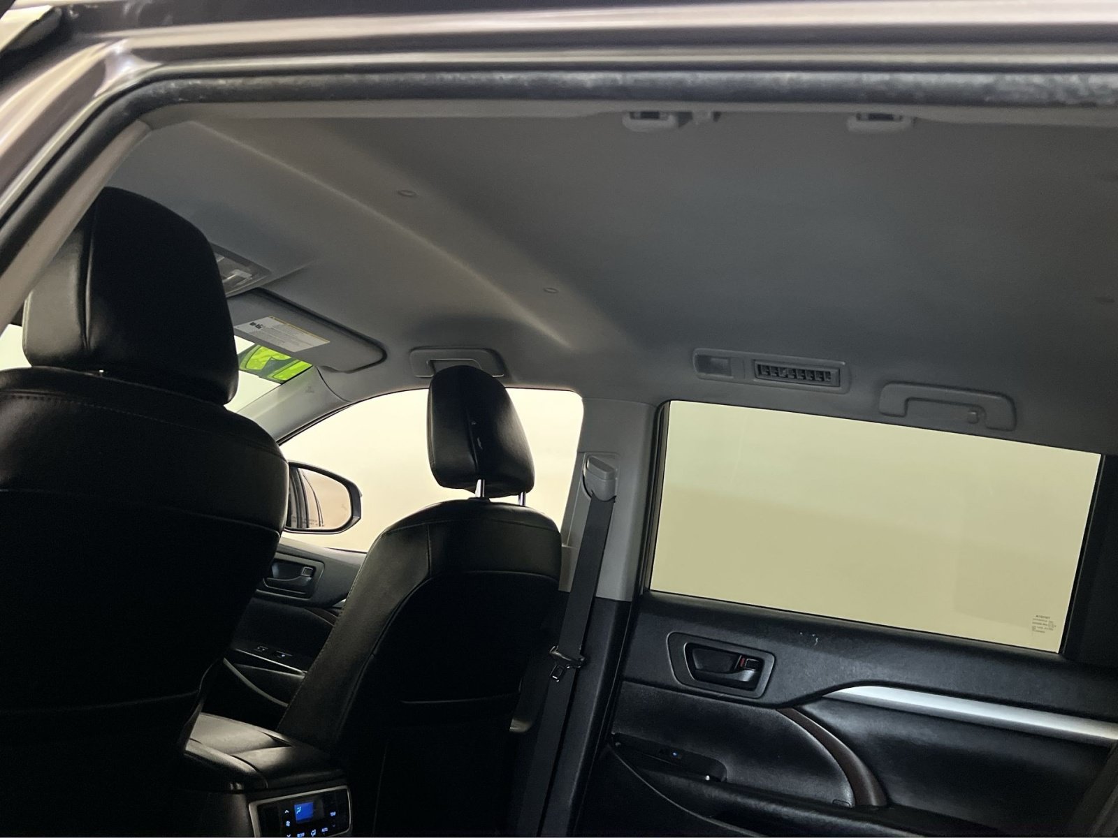 Used 2019 Toyota Highlander Plus AWD/4WD image 23