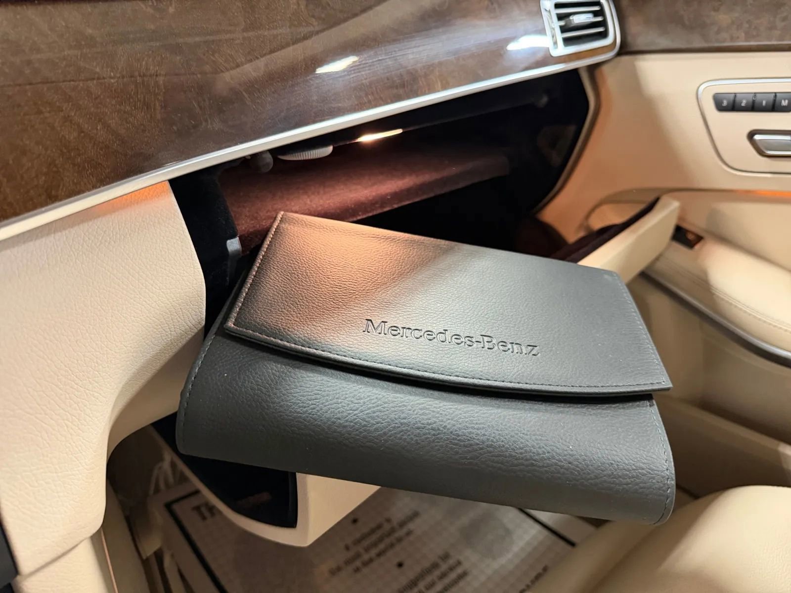 Used 2015 Mercedes-Benz E 350 E 350 4MATIC Sedan 4D w/ Premium 1 Package image 34