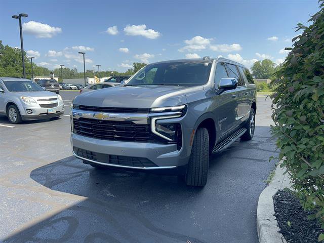 New 2026 Chevrolet Suburban LS w/ LPO, Chrome Package AWD/4WD image 3