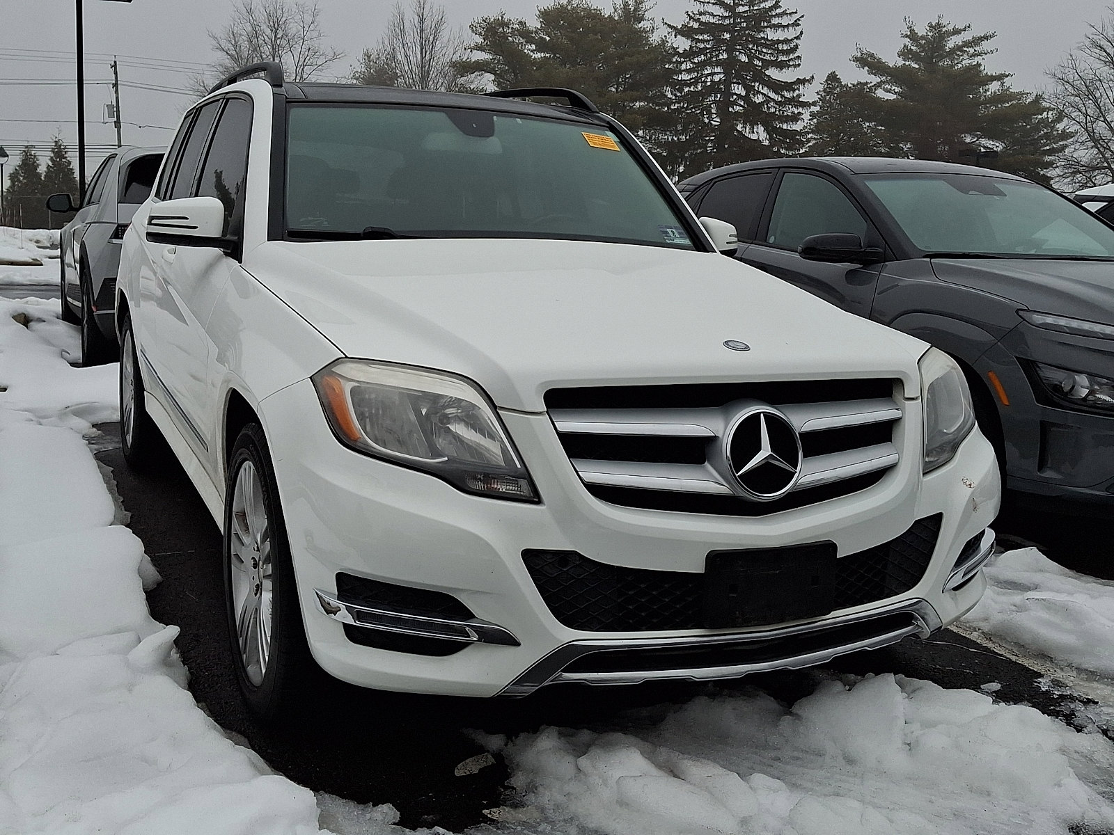 Used 2015 Mercedes-Benz GLK 350 4MATIC image 2