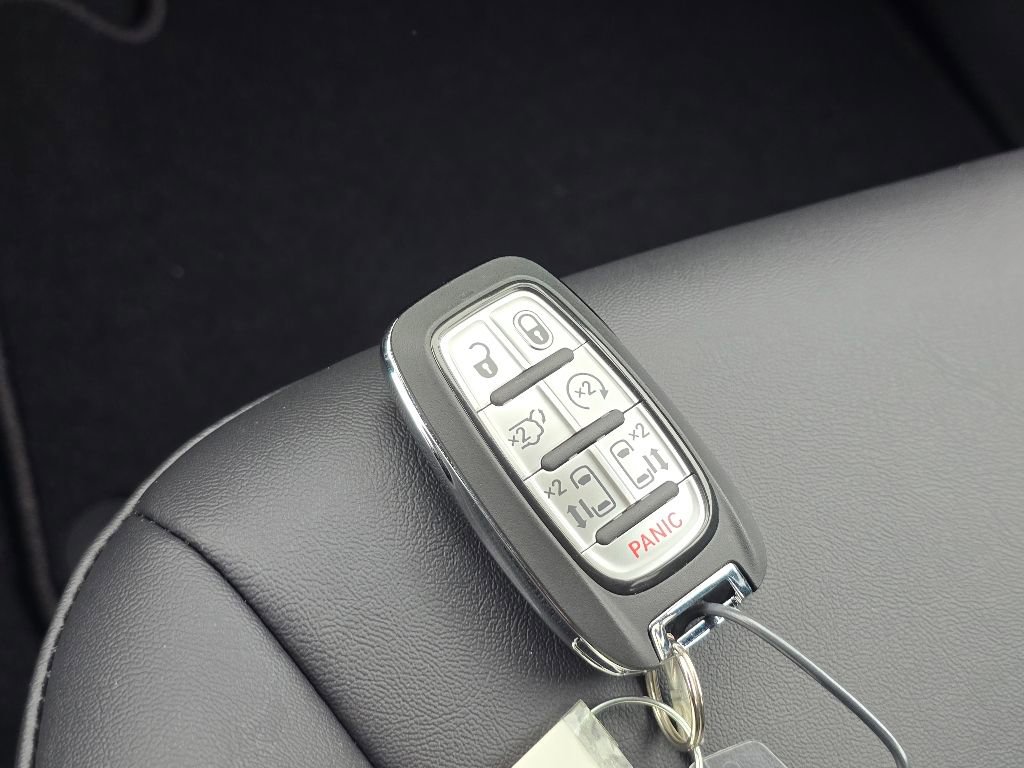 New 2026 Chrysler Pacifica Select FWD image 13