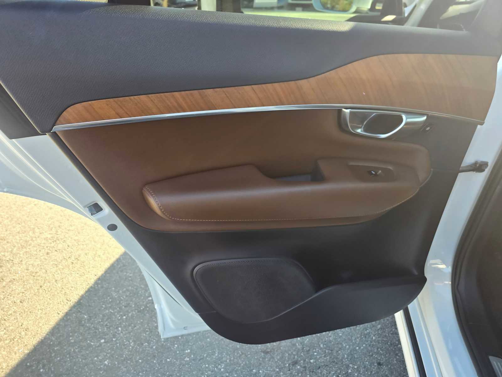 Used 2023 Volvo XC90 T8 Core w/ Climate Package image 19