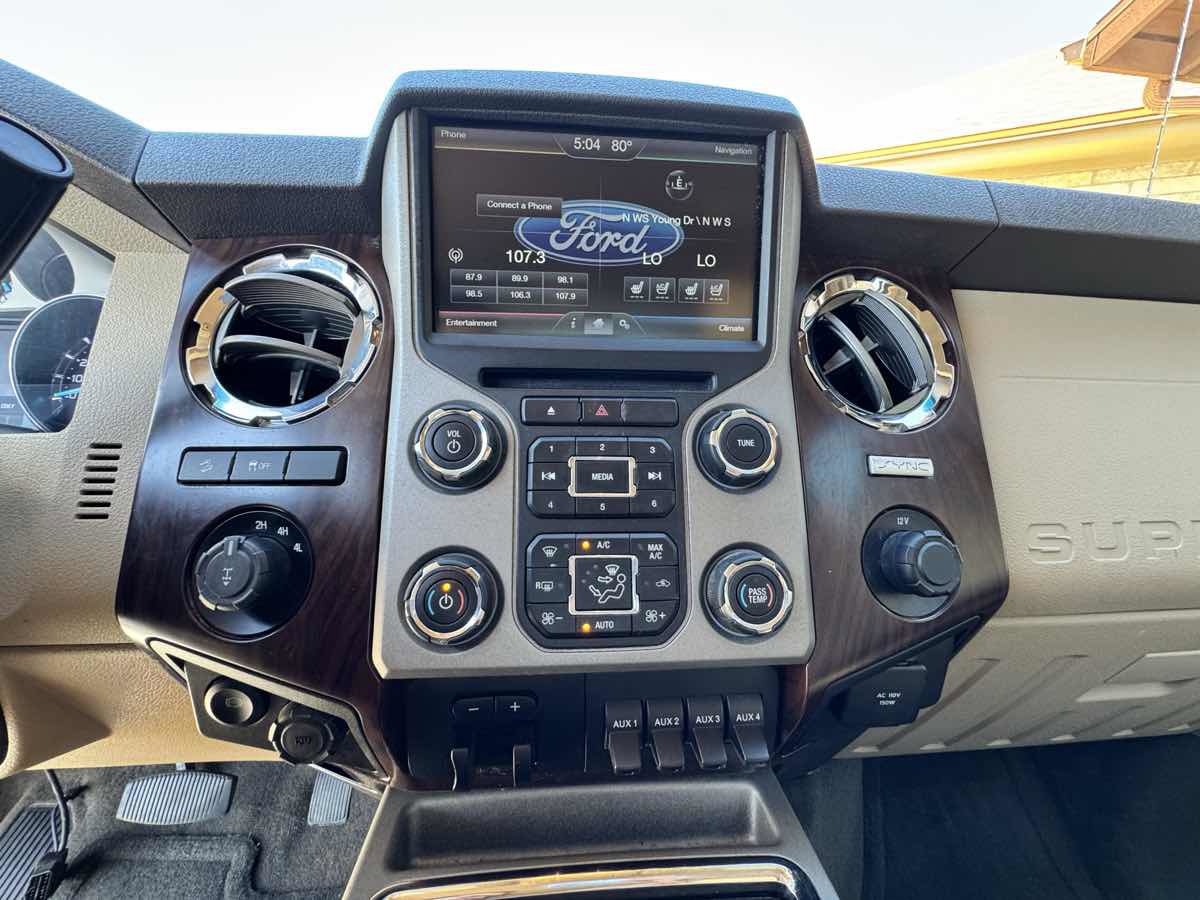 Used 2016 Ford F250 Lariat w/ Lariat Interior Package image 11