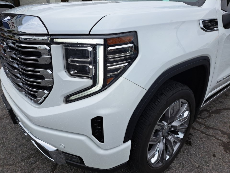 Used 2024 GMC Sierra 1500 Denali w/ Denali Reserve Package AWD/4WD image 23