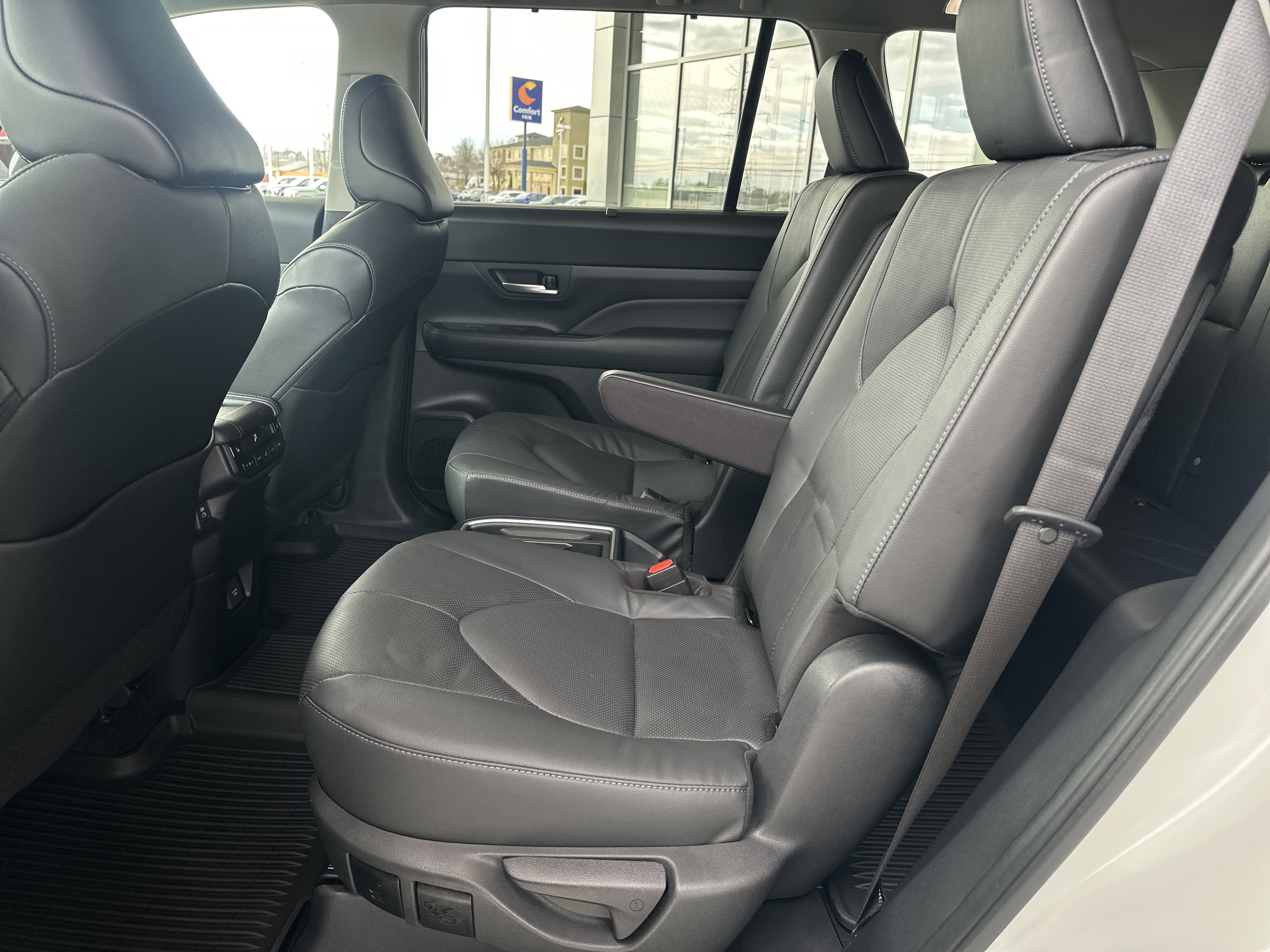 Certified 2024 Toyota Grand Highlander AWD image 21