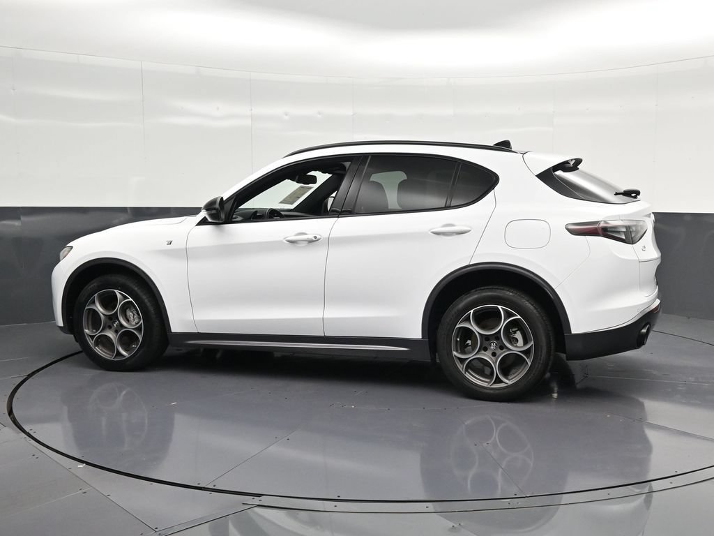 Used 2024 Alfa Romeo Stelvio Ti w/ Active Assist Plus Package AWD/4WD image 8
