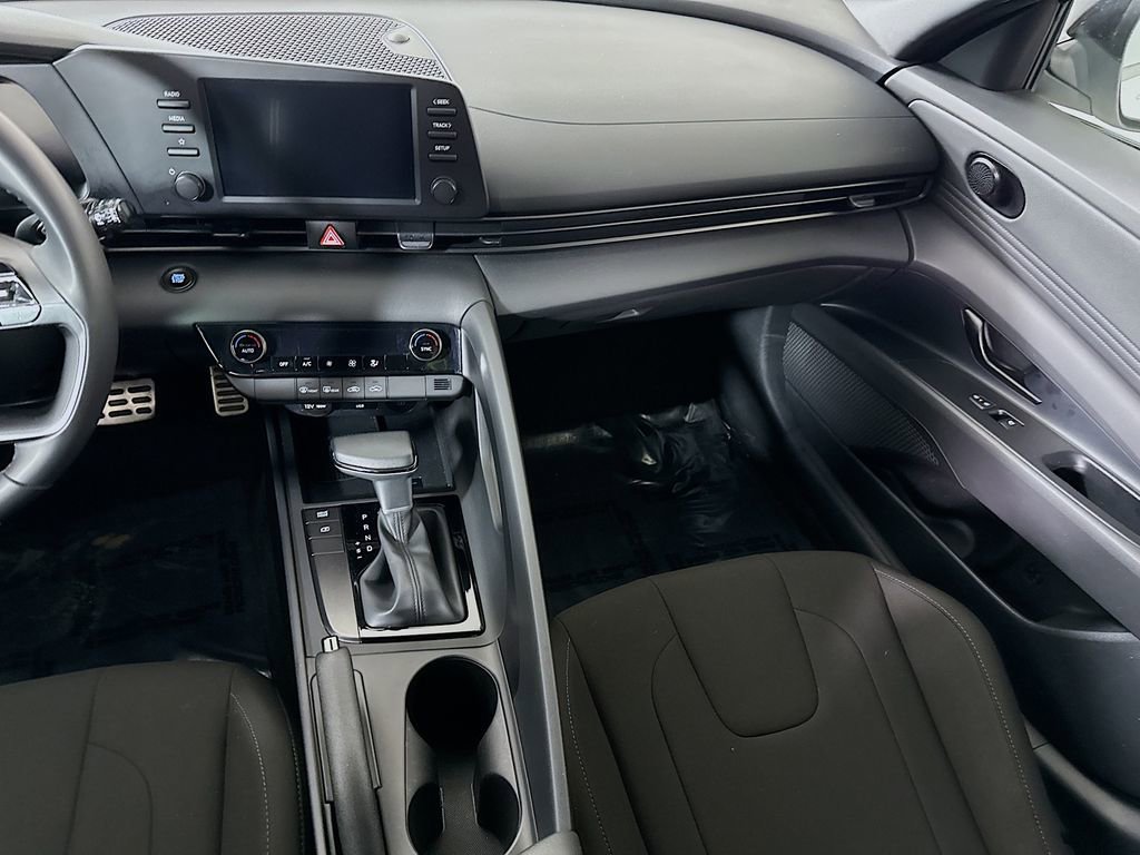 Certified 2025 Hyundai Elantra Sport FWD image 24