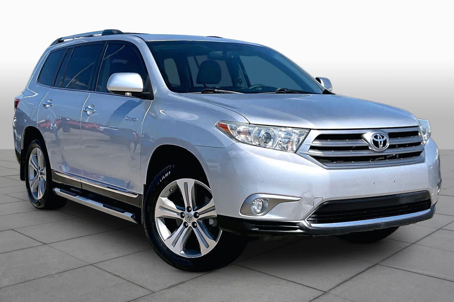 Used 2013 Toyota Highlander Limited FWD image 2