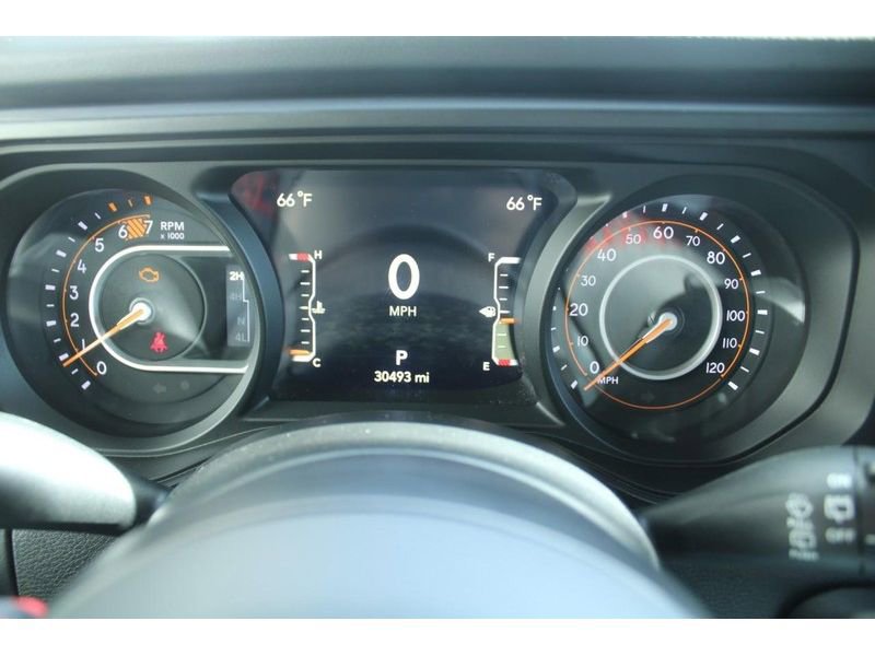 Used 2024 Jeep Wrangler Unlimited Rubicon AWD/4WD image 23