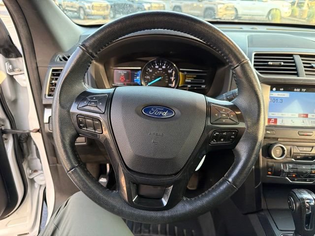Used 2018 Ford Explorer XLT w/ Equipment Group 202A AWD/4WD image 22