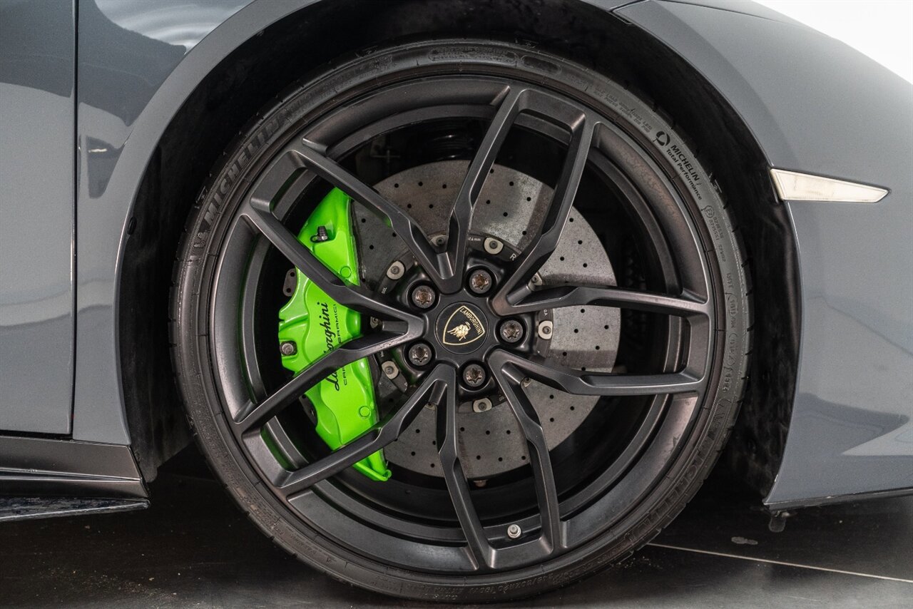 Used 2017 Lamborghini Huracan LP 610-4 AWD/4WD image 86