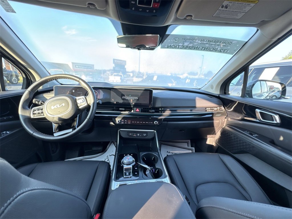 Used 2025 Kia Carnival SX Prestige image 10