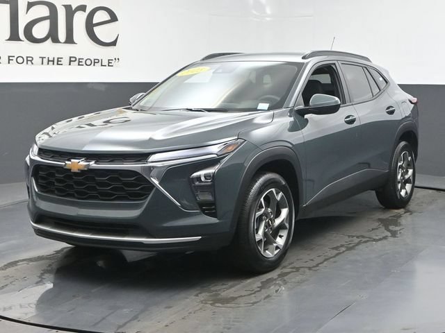 Used 2025 Chevrolet Trax LT FWD image 35