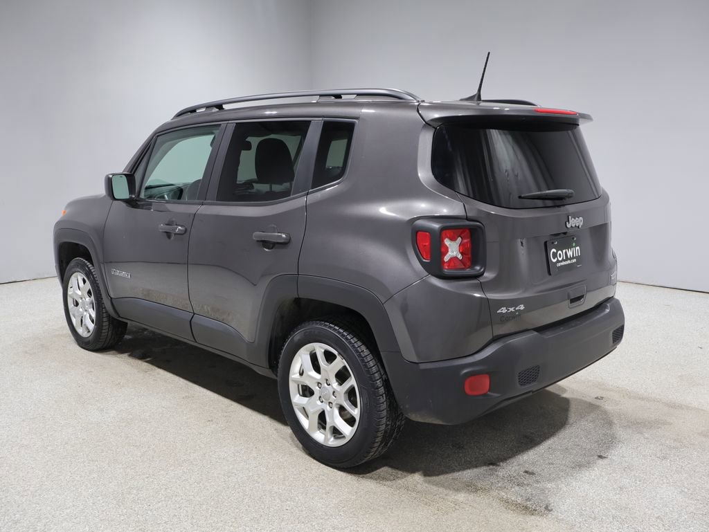 Used 2018 Jeep Renegade Latitude w/ UConnect 8.4 Nav Group AWD/4WD image 4