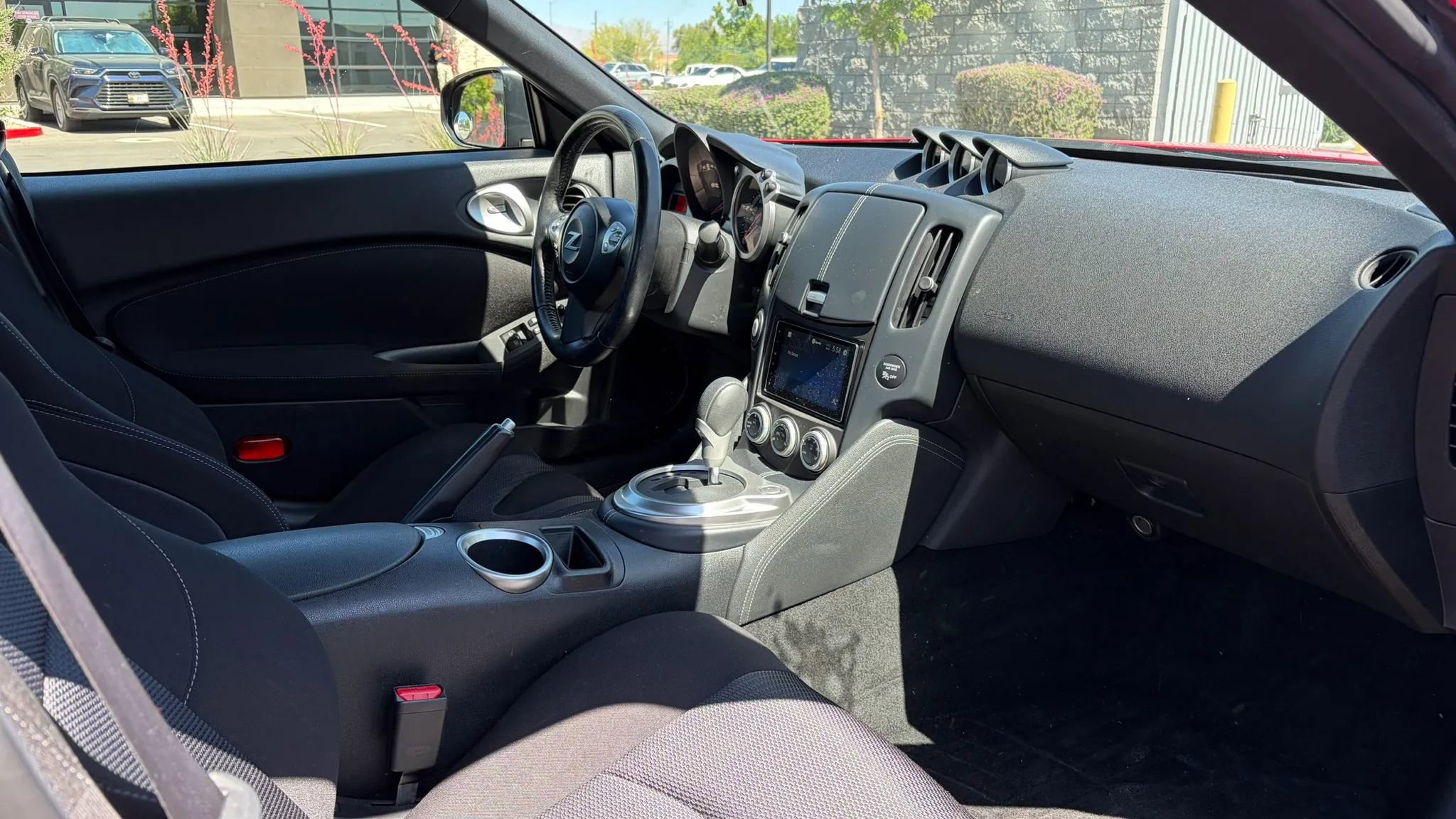 Used 2016 Nissan 370Z Coupe RWD image 12