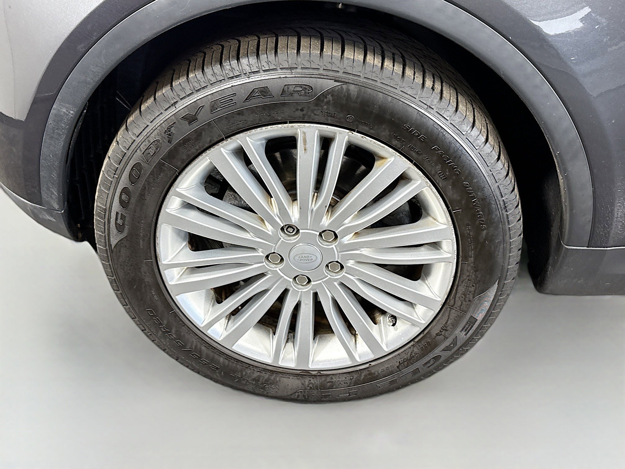 Used 2017 Land Rover Discovery HSE Luxury image 38