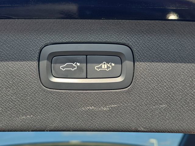 Used 2020 Volvo XC90 T6 Momentum image 14