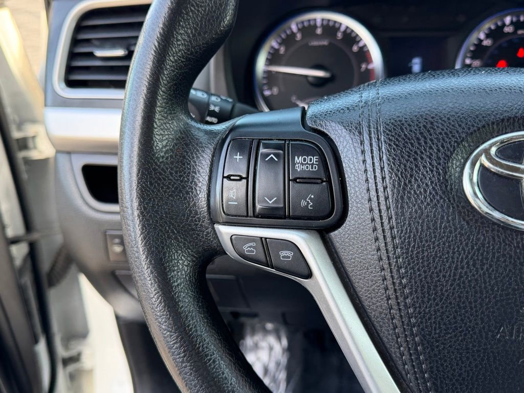 Used 2016 Toyota Highlander LE image 22