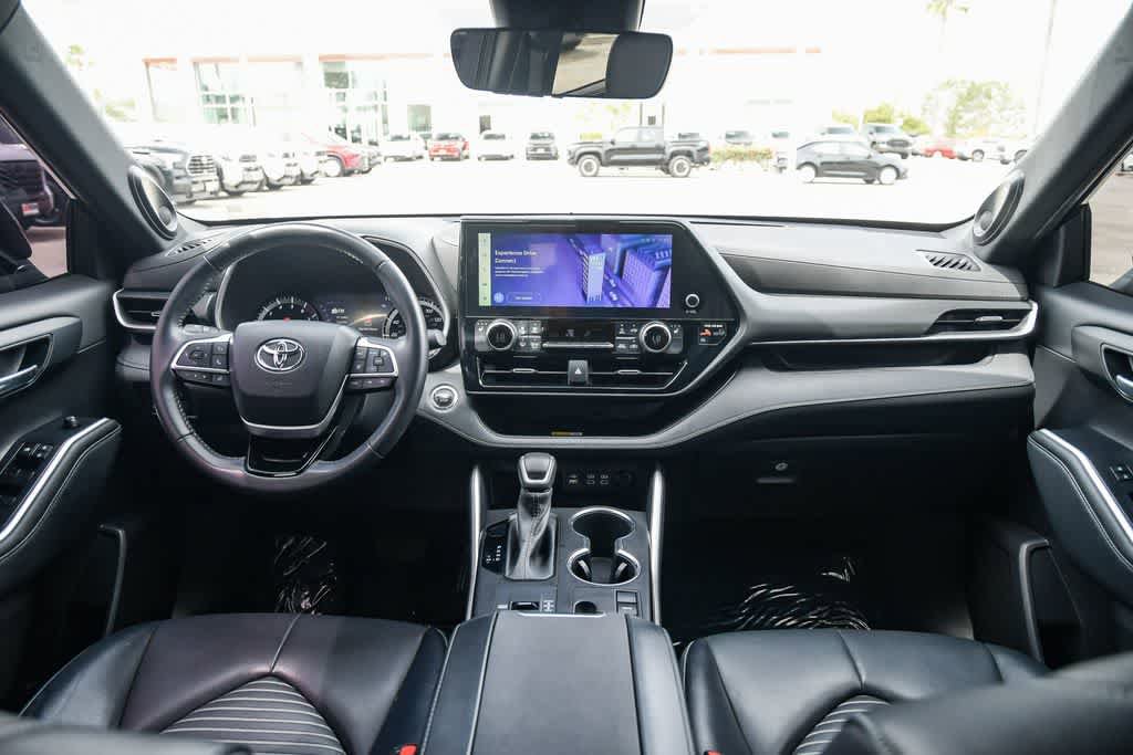 Used 2023 Toyota Highlander XSE image 14