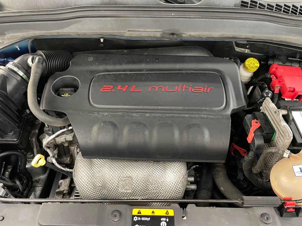 Used 2018 Jeep Renegade Altitude AWD/4WD image 40