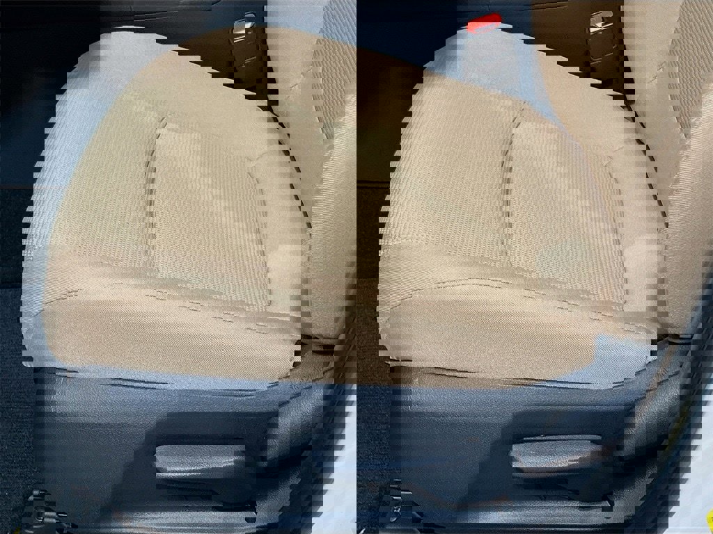 New 2025 Toyota RAV4 LE image 18