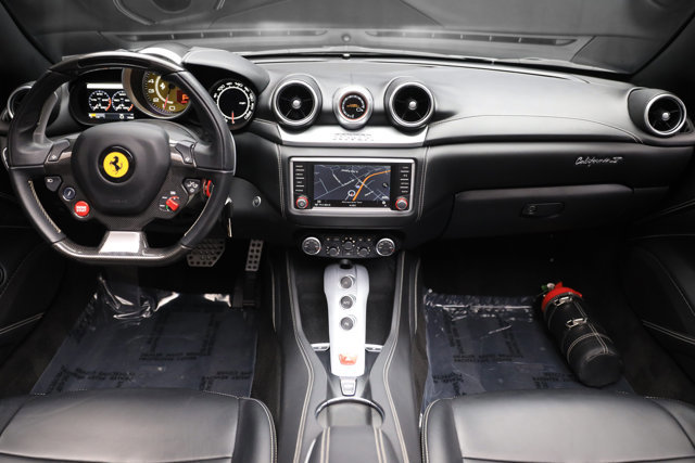 Used 2016 Ferrari California T image 3