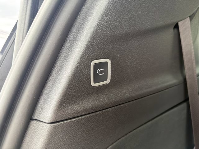 Used 2026 Chrysler Pacifica Select FWD image 58