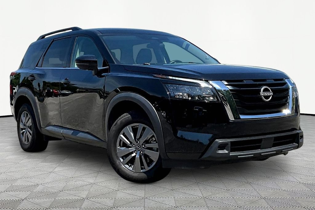 Used 2025 Nissan Pathfinder SV AWD/4WD image 3