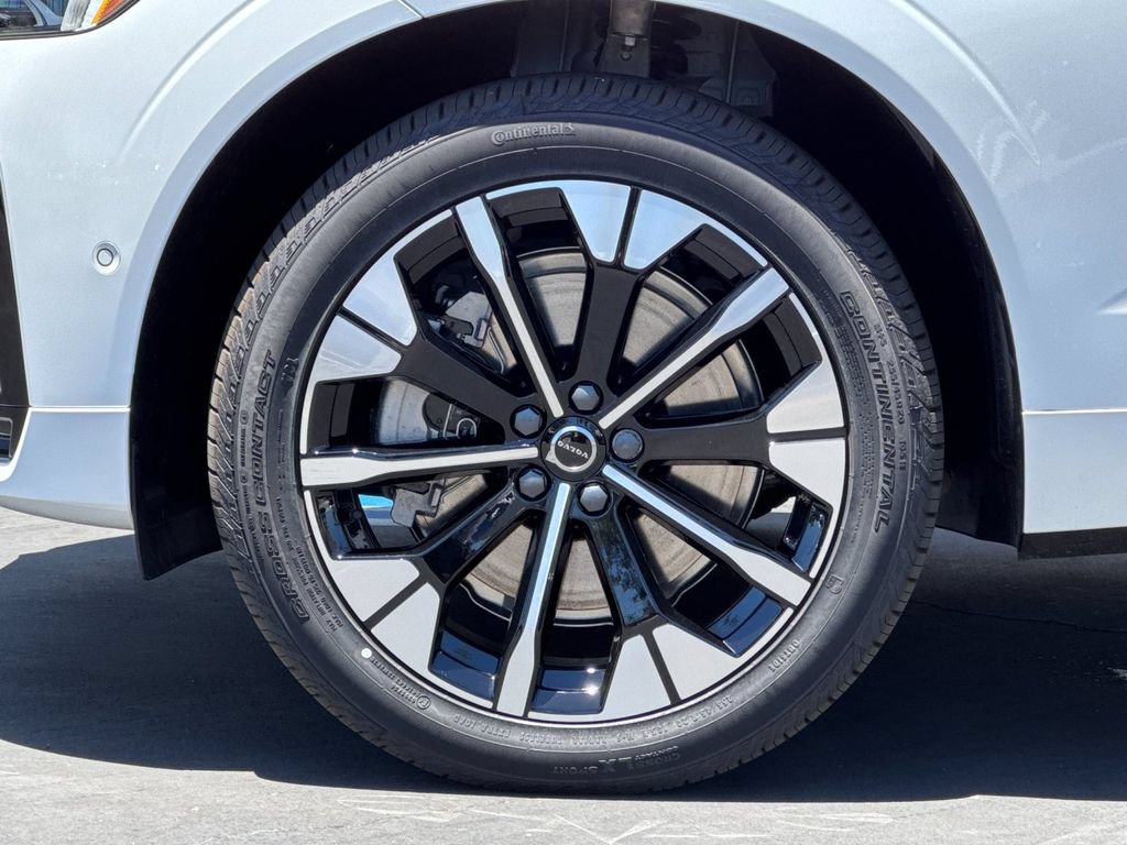 New 2026 Volvo XC60 T8 Plus w/ Protection Package Premier AWD/4WD image 25