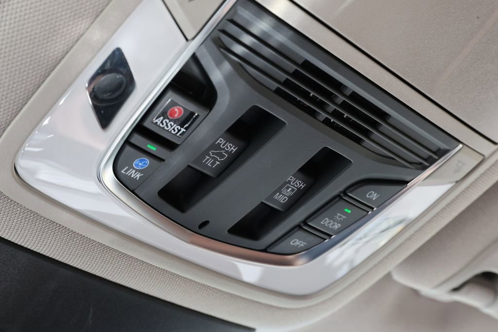 Used 2024 Acura MDX SH-AWD w/ Advance Package image 13