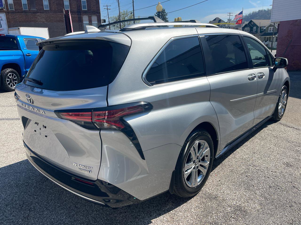 Used 2022 Toyota Sienna Platinum w/ Protection Package (TMS) AWD/4WD image 5