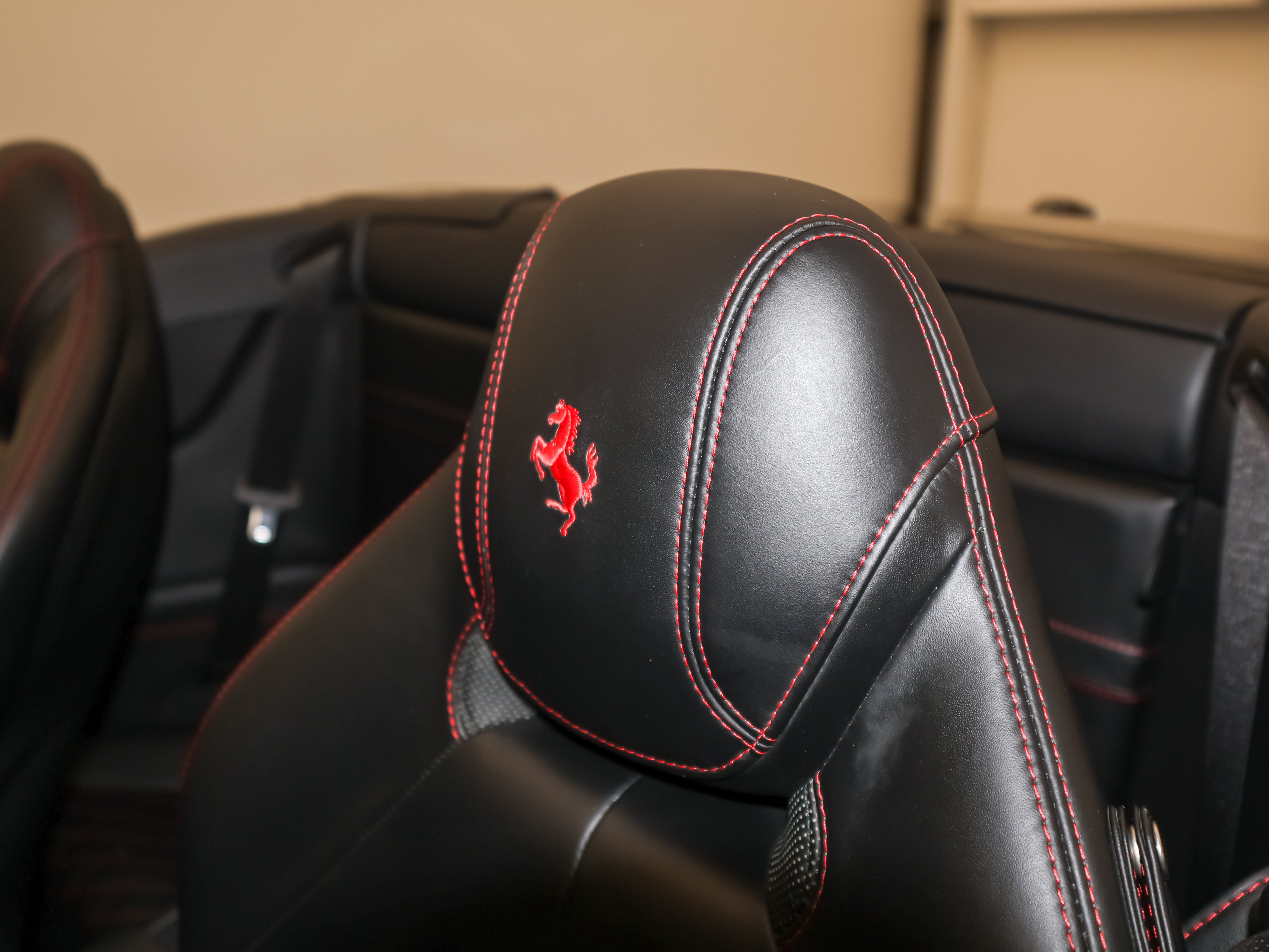 Used 2017 Ferrari California T RWD image 15
