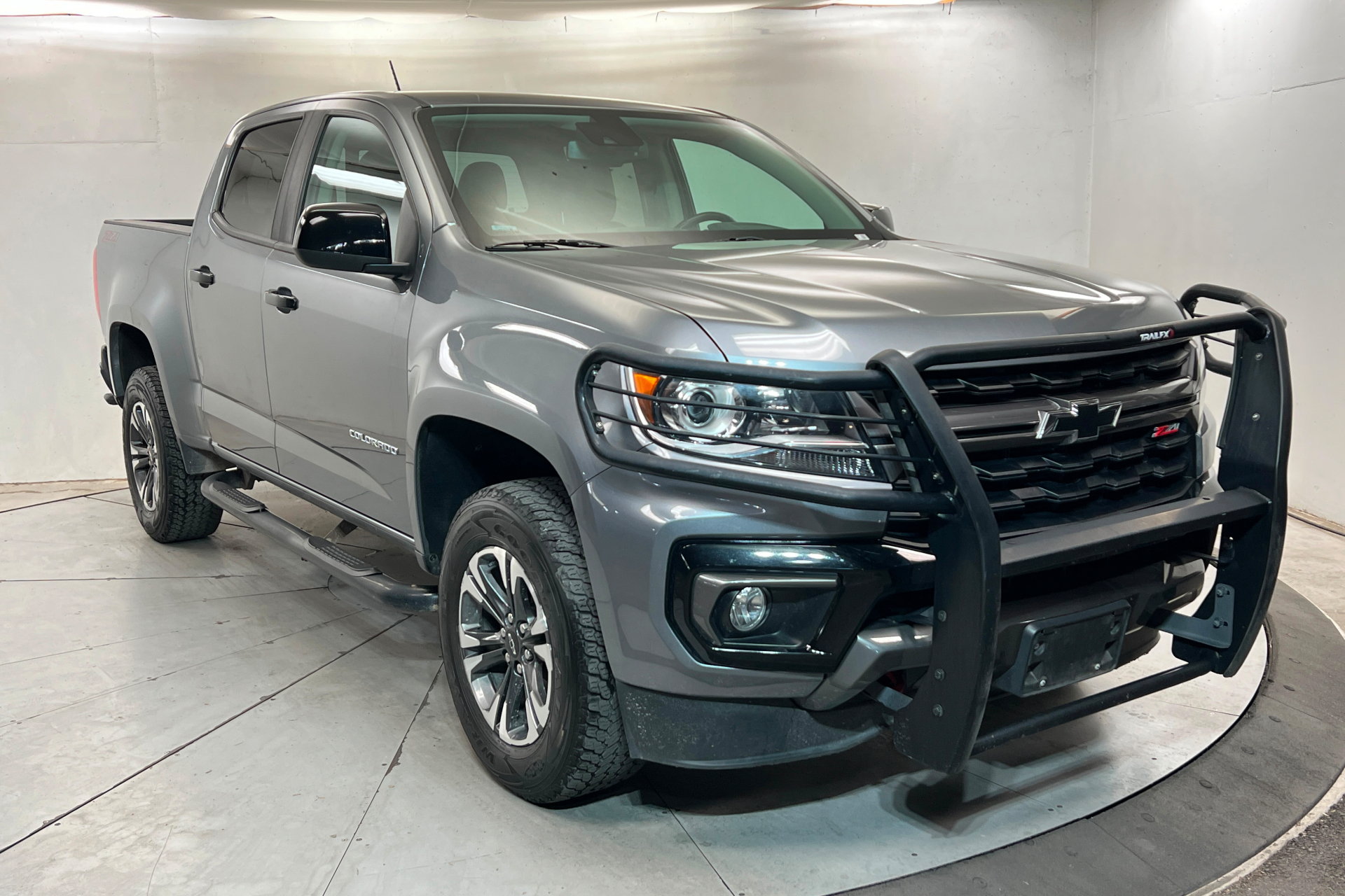 Used 2021 Chevrolet Colorado Z71 w/ Safety Package AWD/4WD image 8